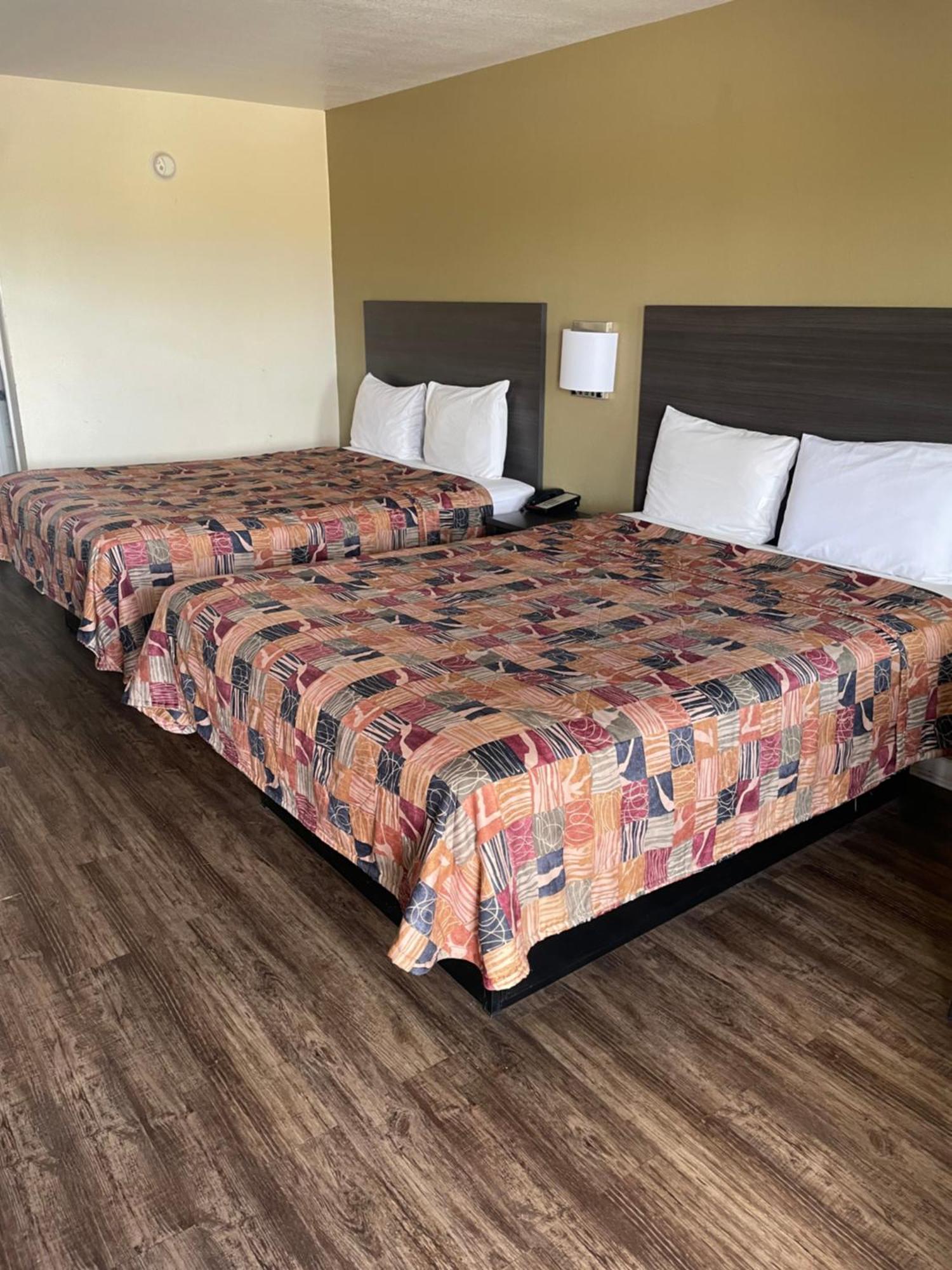 Relax Inn Marlin Bagian luar foto
