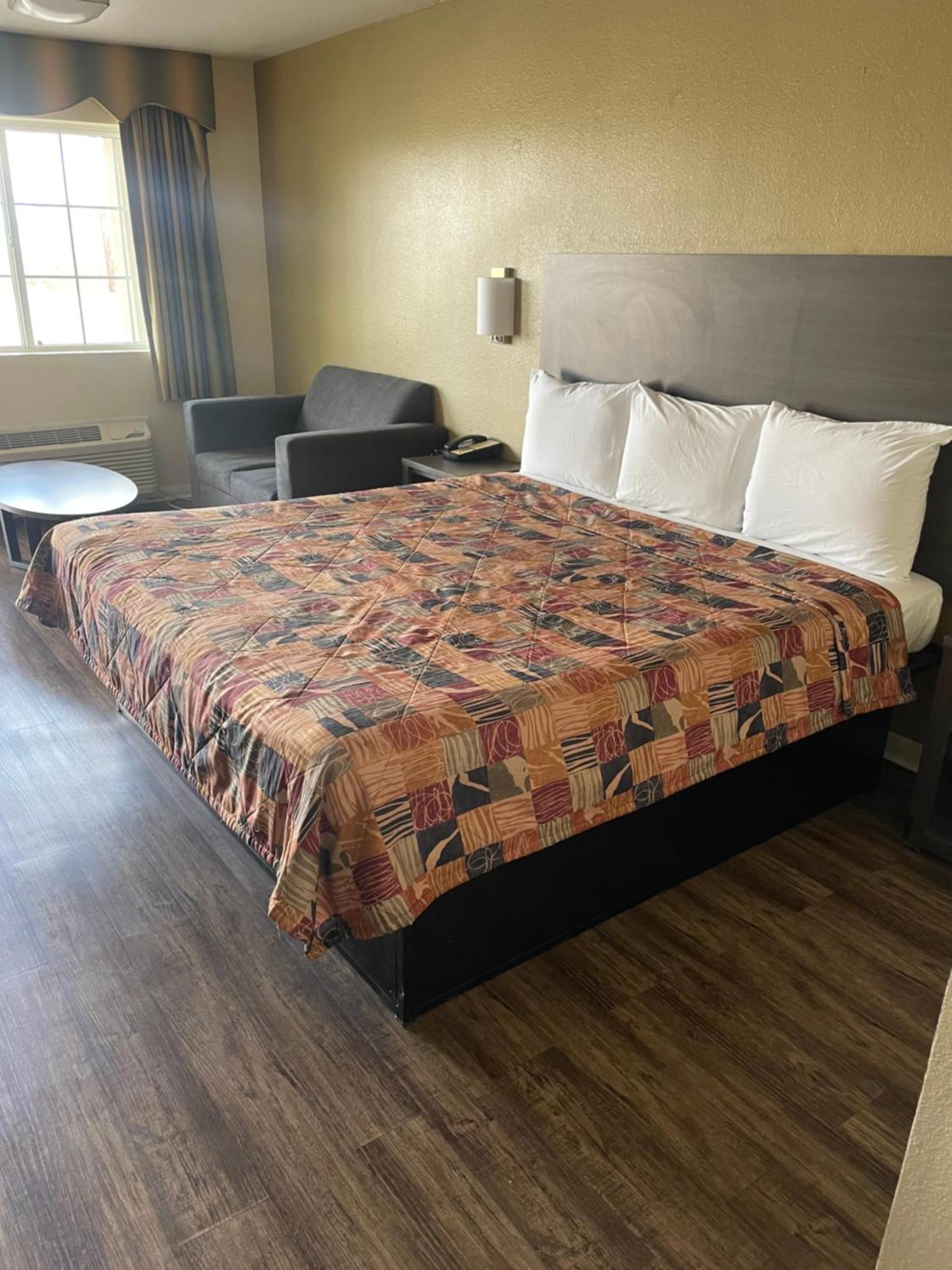 Relax Inn Marlin Bagian luar foto